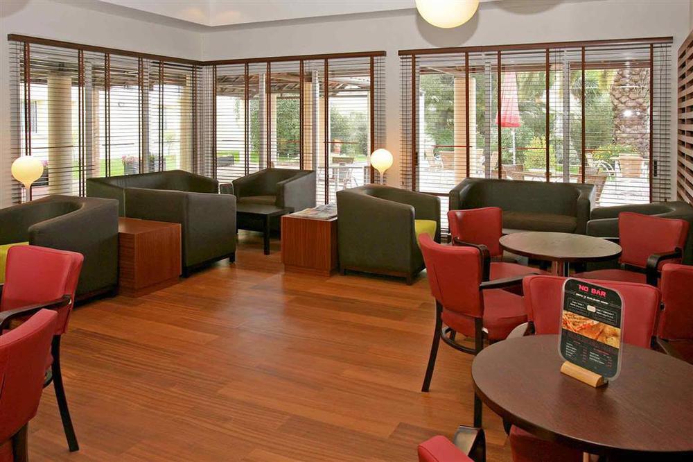 Hotel Ibis Setubal Nhà hàng bức ảnh
